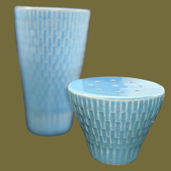 Vintage 1955-1961 Red Wing "Driftwood" Shakers, Small Plates and Bowls Set of 11 - Picture 5 of 7